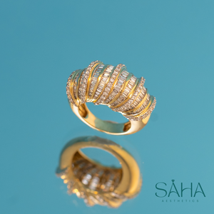 18k yellow gold ring with natural diamonds