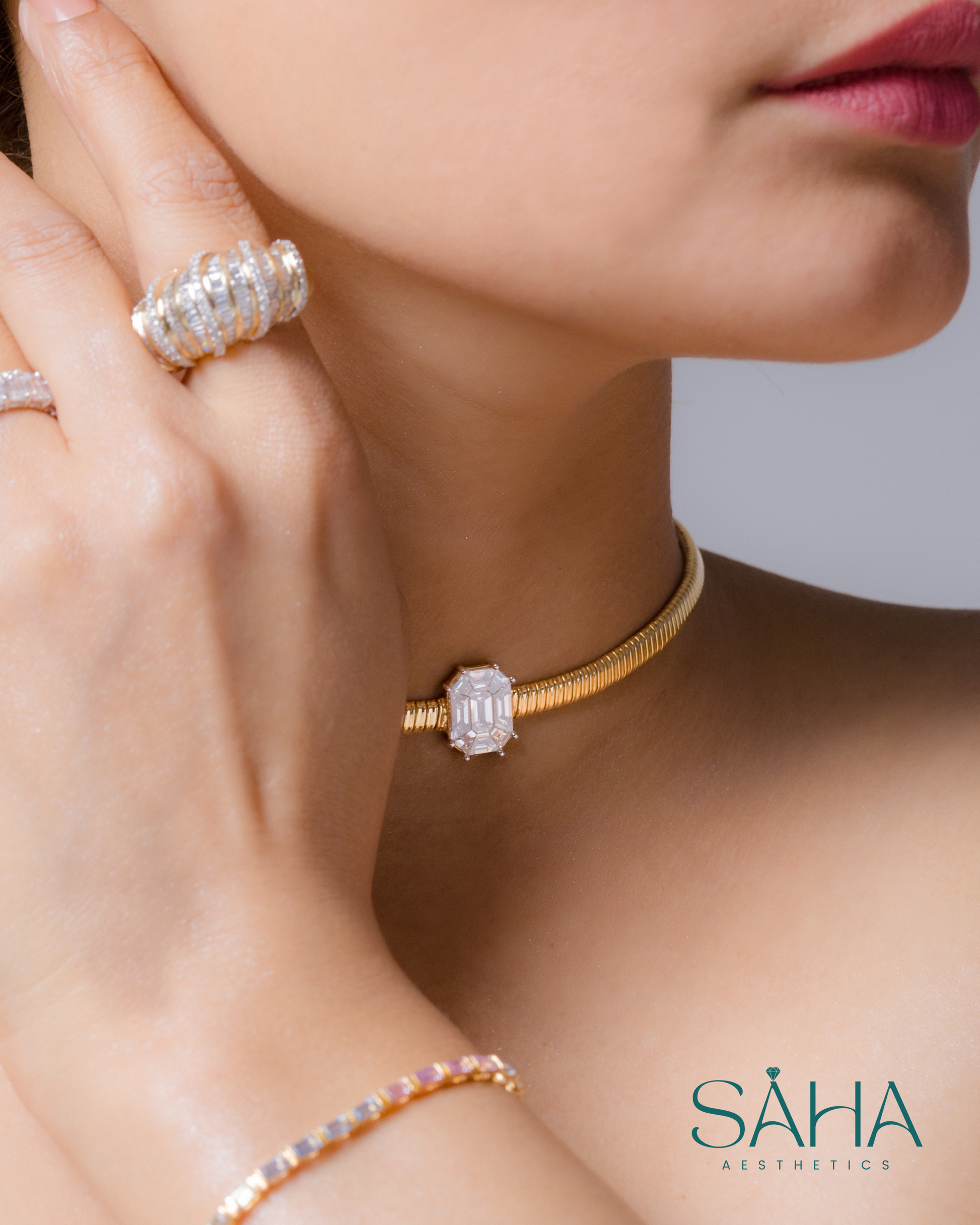 18K Yellow Gold Choker With Natural Diamonds