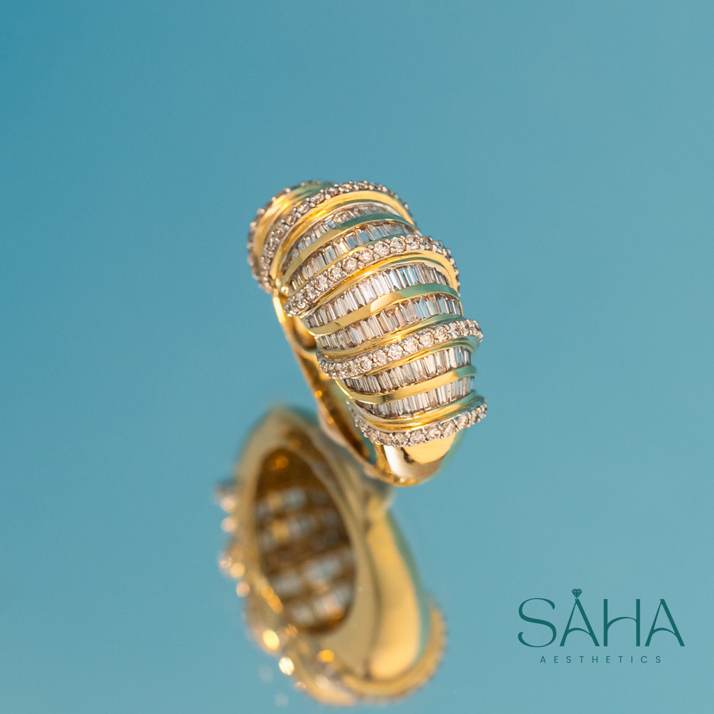 18k yellow gold ring with natural diamonds